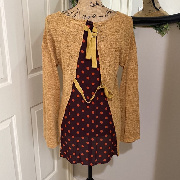 Open Back Top - Picture 4 of 6